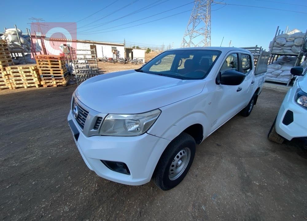 نيسان نافارا